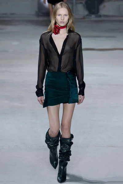 Look 44